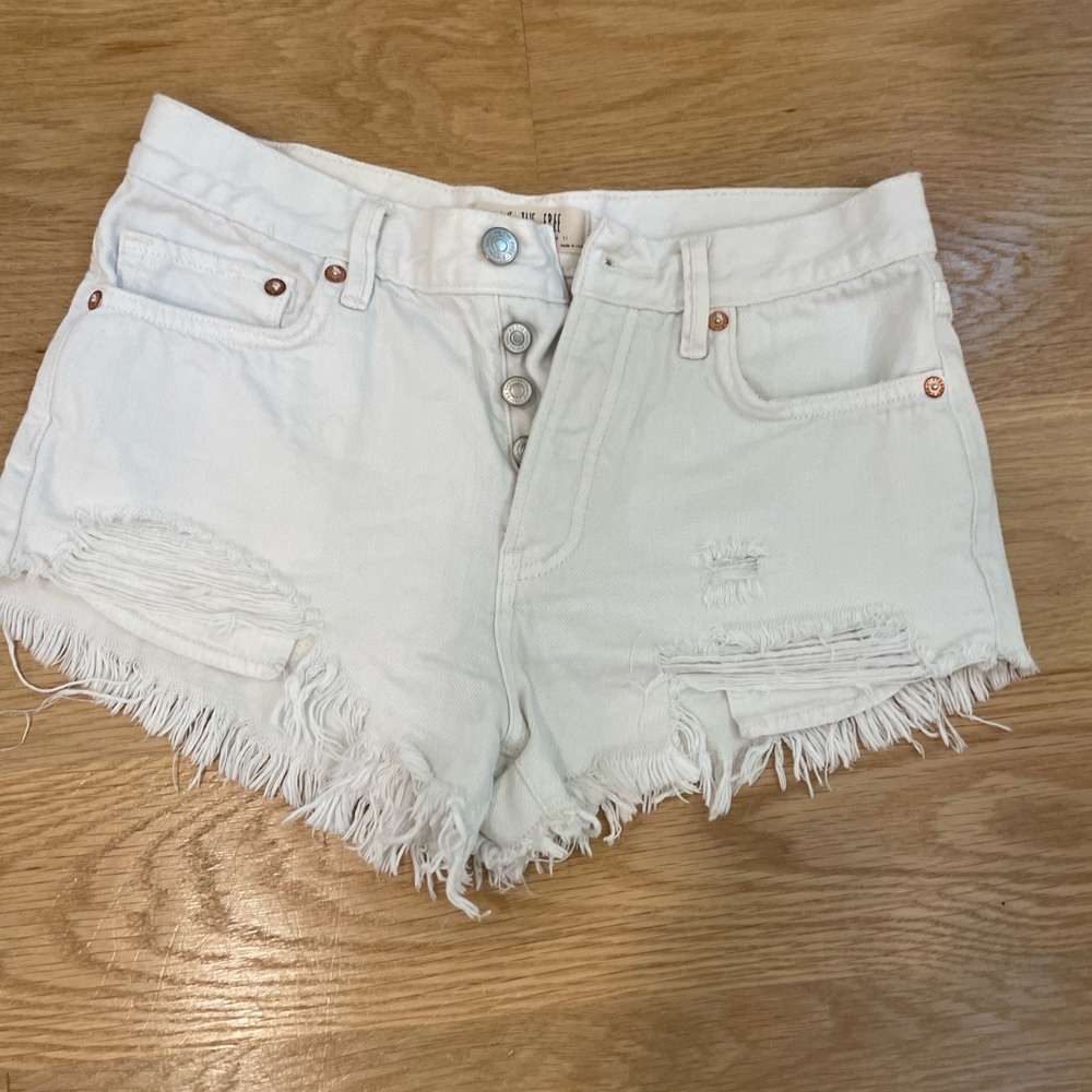Free People cut off white jean shorts sz 25